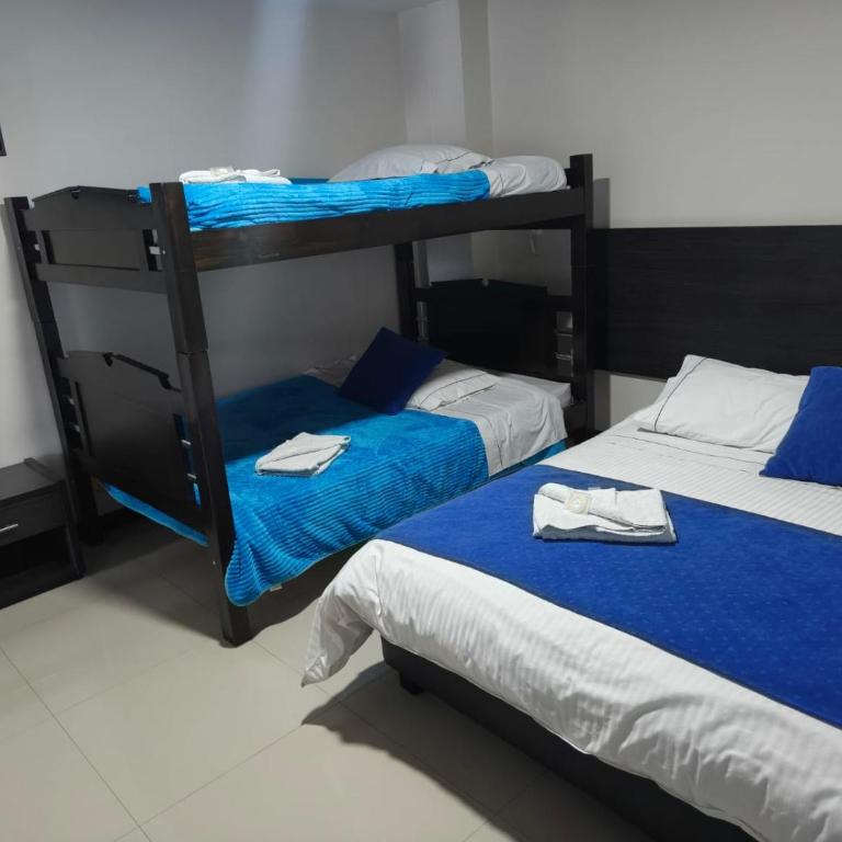 Hotel SD - Habitación Cuádruple Superior - 2