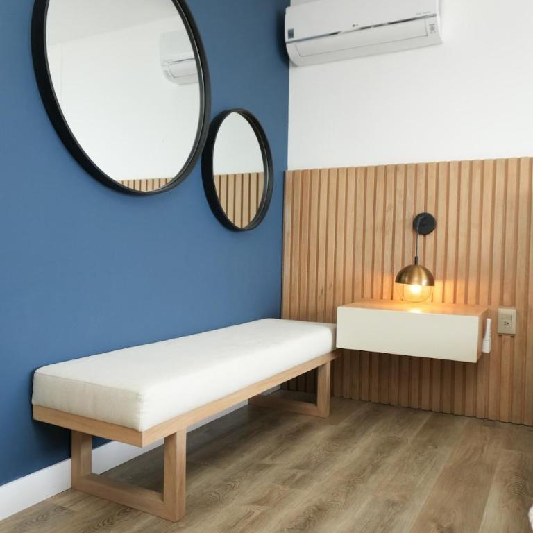 Stunning poblado view King suite on the 14th floor - One-Bedroom Apartment - 6