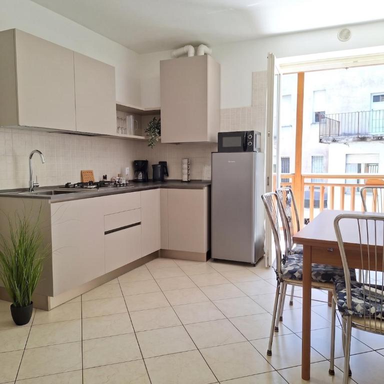 Casa Vergolano - Bilocale centralissimo con balcone - Apartamento de 1 dormitorio - 3
