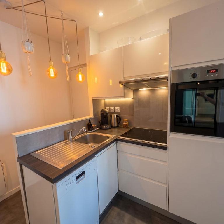 Parisian cozy space 2 steps from Canal Saint-Martin app 19 - Two-Bedroom Apartment - 5