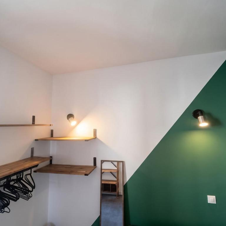 Parisian cozy space 2 steps from Canal Saint-Martin app 19 - Two-Bedroom Apartment - 6