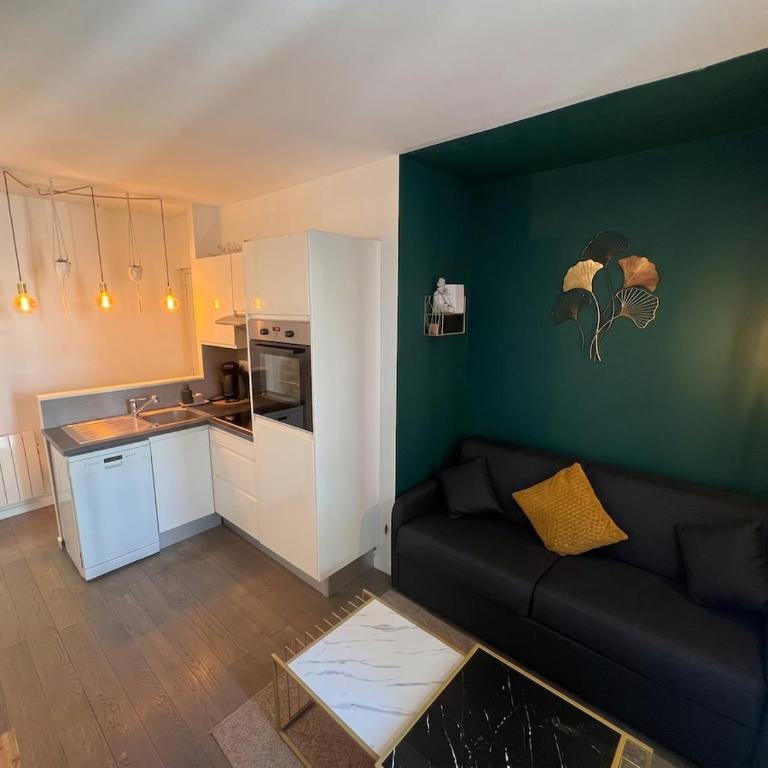 Parisian cozy space 2 steps from Canal Saint-Martin app 19 - Two-Bedroom Apartment - 12