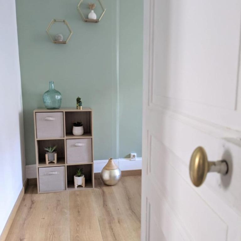 Le Charmant Burgundy - Two-Bedroom Apartment - 31