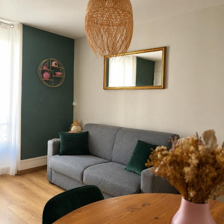Le Charmant Burgundy - Two-Bedroom Apartment - 8