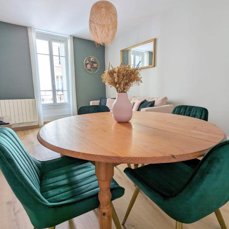 Le Charmant Burgundy - Two-Bedroom Apartment - 5