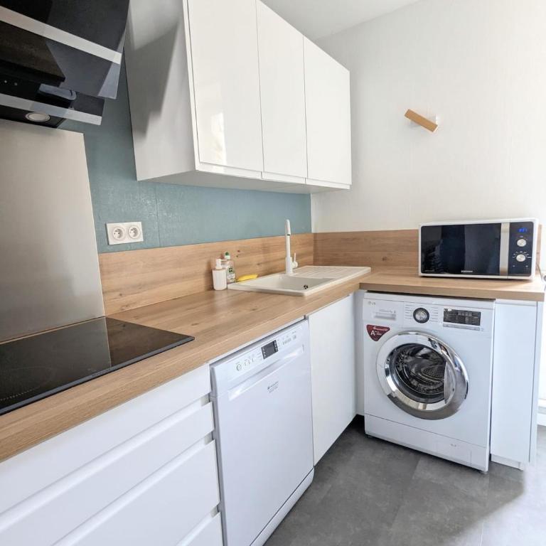 Le Charmant Burgundy - Two-Bedroom Apartment - 30