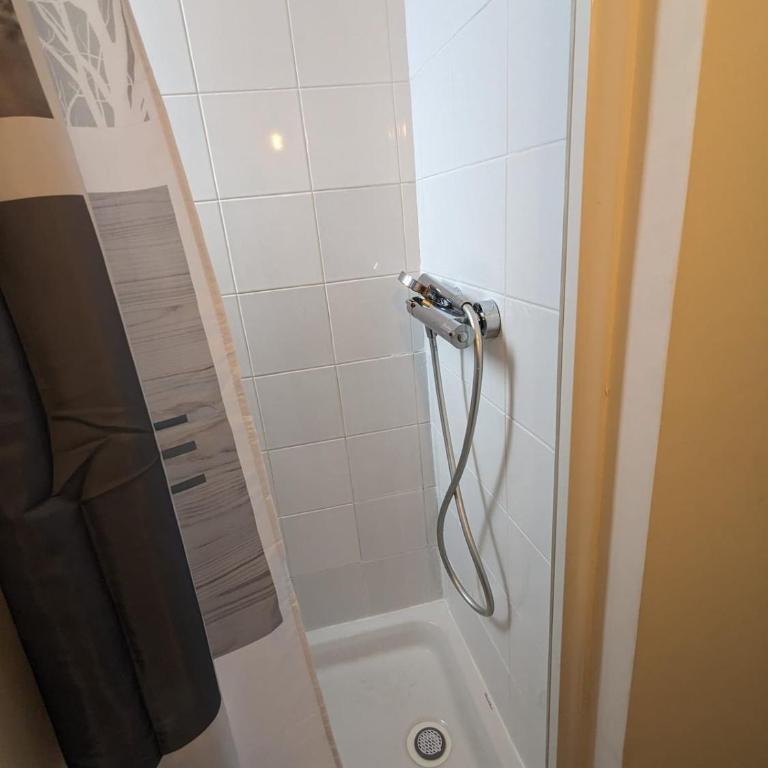 Le Charmant Burgundy - Two-Bedroom Apartment - 25