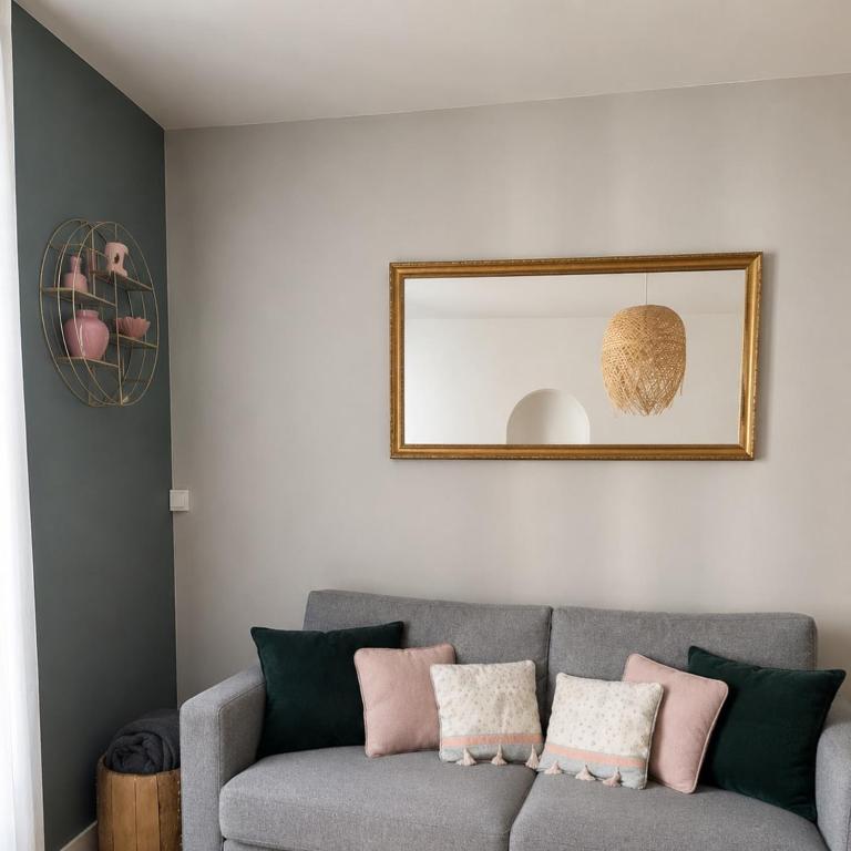 Le Charmant Burgundy - Two-Bedroom Apartment - 9