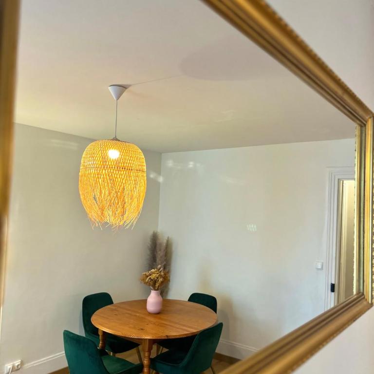 Le Charmant Burgundy - Two-Bedroom Apartment - 37