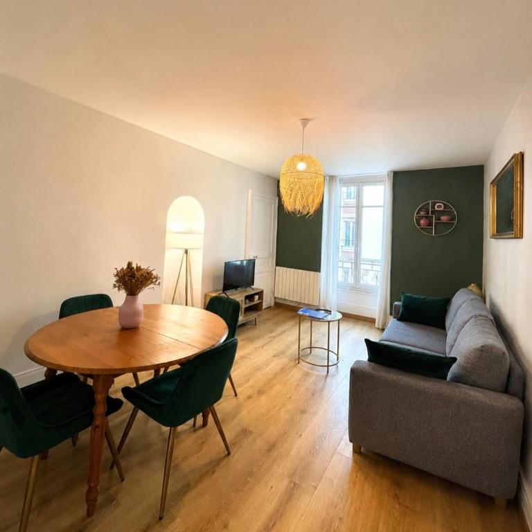 Le Charmant Burgundy - Two-Bedroom Apartment - 6