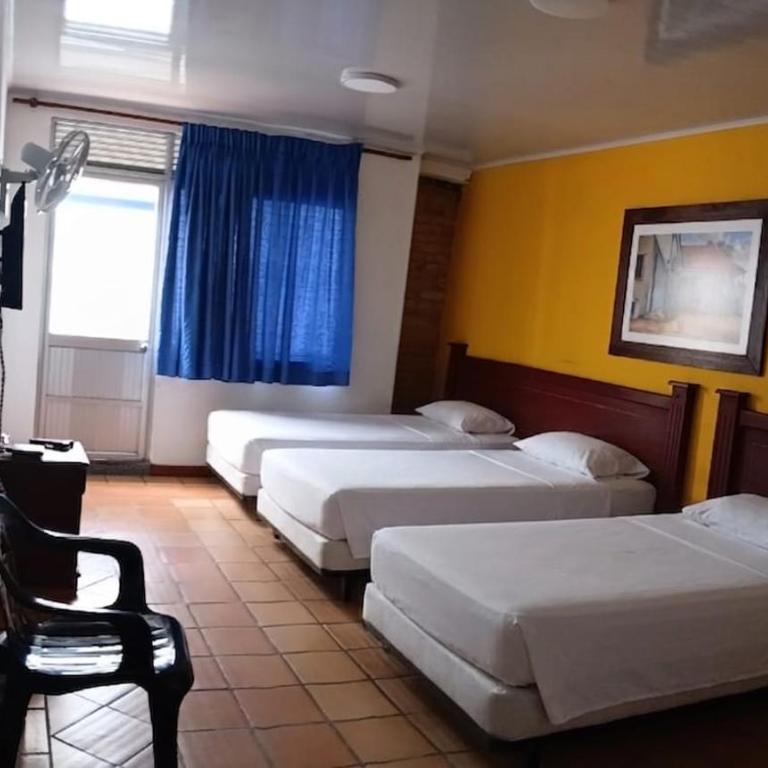 Hotel Castillo Real - Basic Triple Room - 3