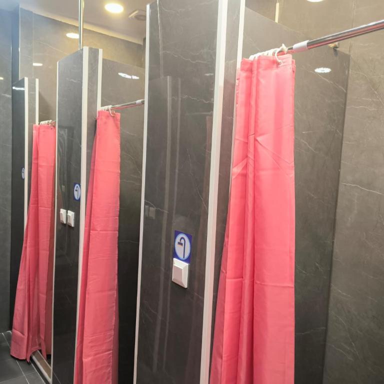 Hostel Estrella 20 - Etagenbett im Schlafsaal für Frauen - 7