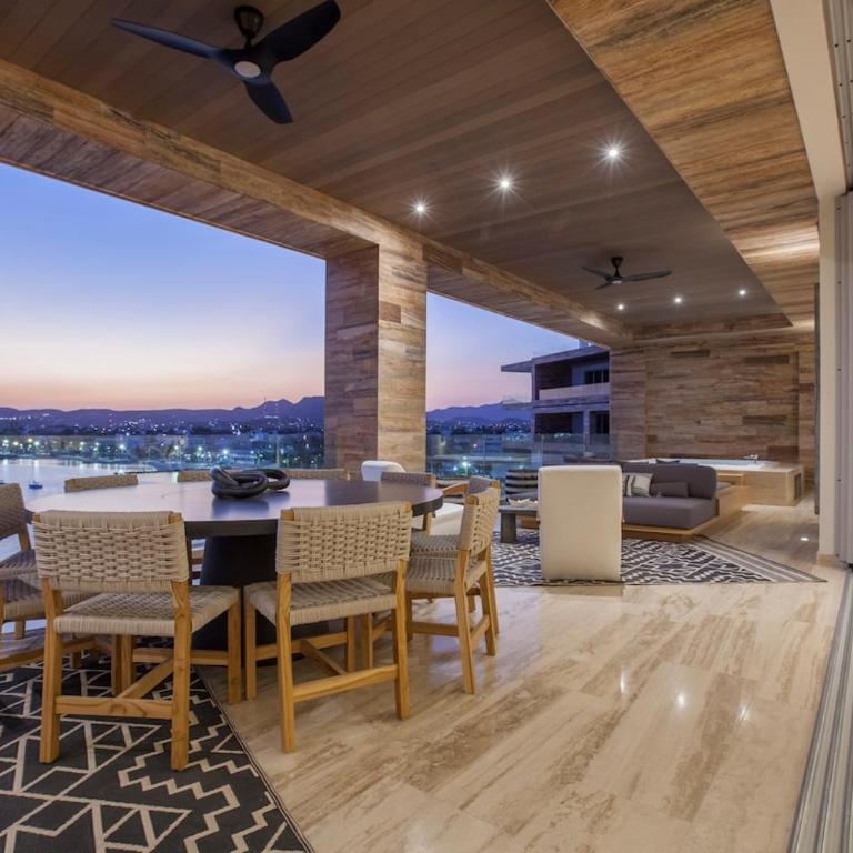 Luxury bayfront condo with panoramic views - Apartamento - 34
