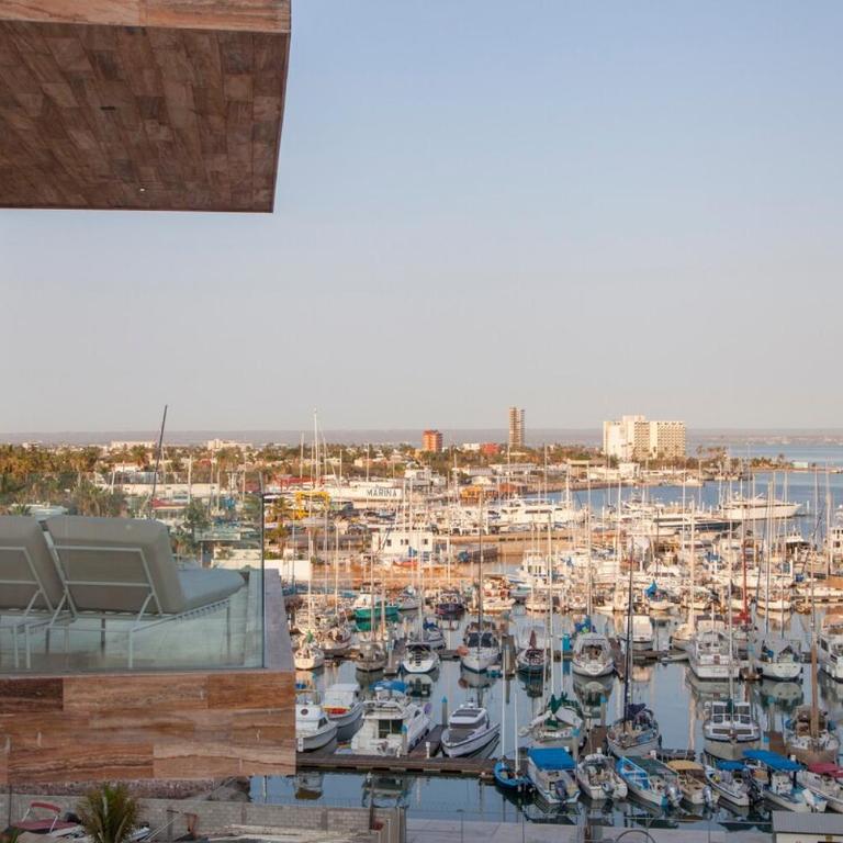 Luxury bayfront condo with panoramic views - Apartamento - 48