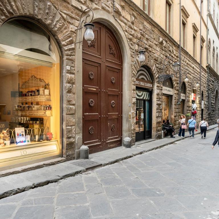 Contemporary Elegance in a Renaissance Palazzo - Two-Bedroom Apartment - 16