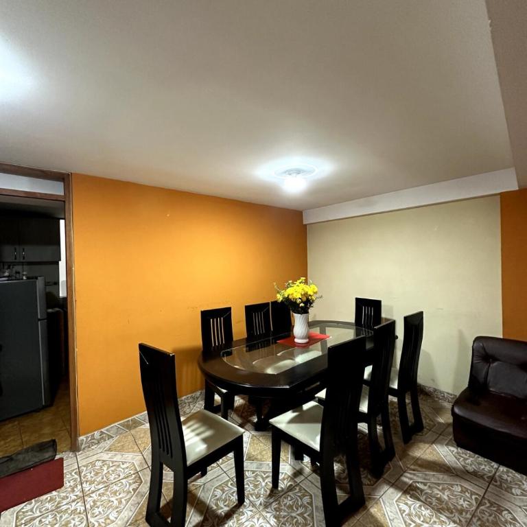 Apartment for family and groups 7 beds and garage - Three-Bedroom Apartment - 7