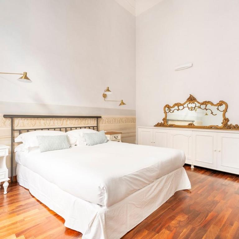 Contemporary Elegance in a Renaissance Palazzo - Two-Bedroom Apartment - 32
