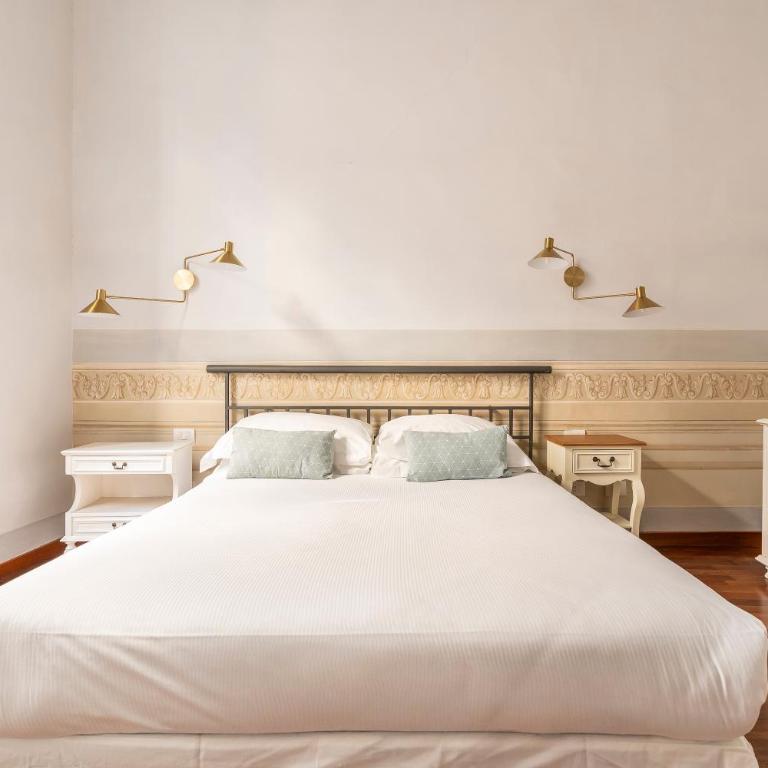 Contemporary Elegance in a Renaissance Palazzo - Two-Bedroom Apartment - 56