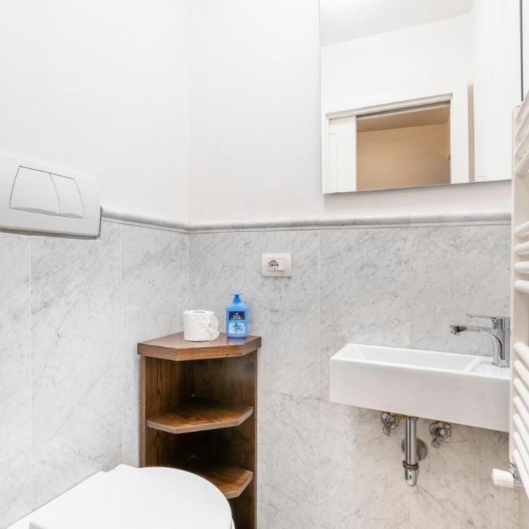 Contemporary Elegance in a Renaissance Palazzo - Two-Bedroom Apartment - 60