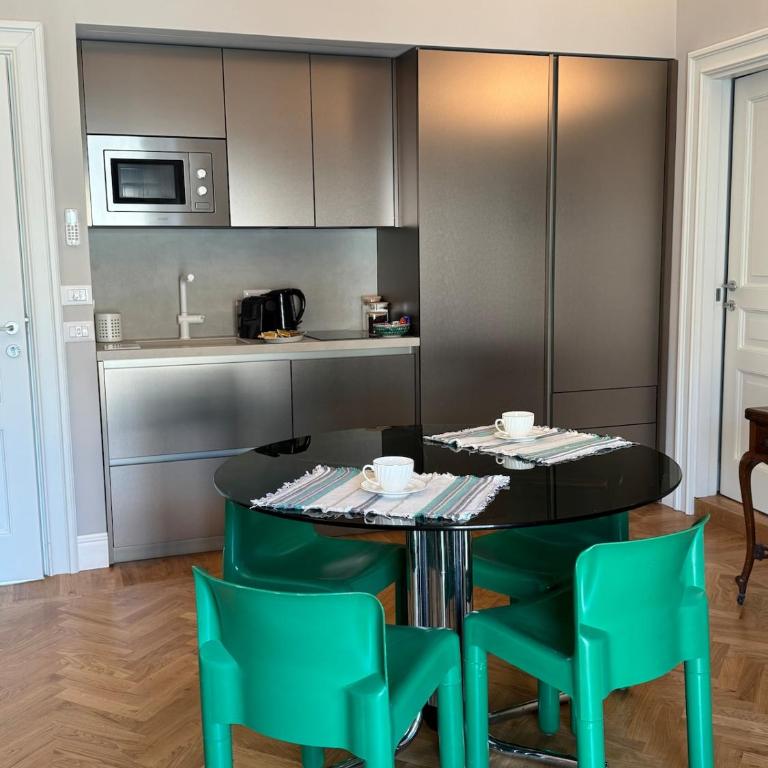 Trilocale SantaChiara apartments luxury and View - Appartamento con 2 Camere da Letto - 8