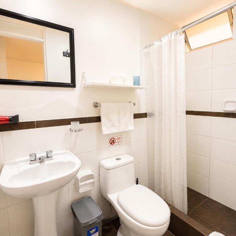 Private apartment in the historic center of Lima 3BR&2BA - Three-Bedroom Apartment - 18