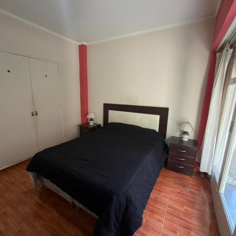 Dos ambientes con balcón a la calle y cochera - Apartamento de 1 dormitorio - 10