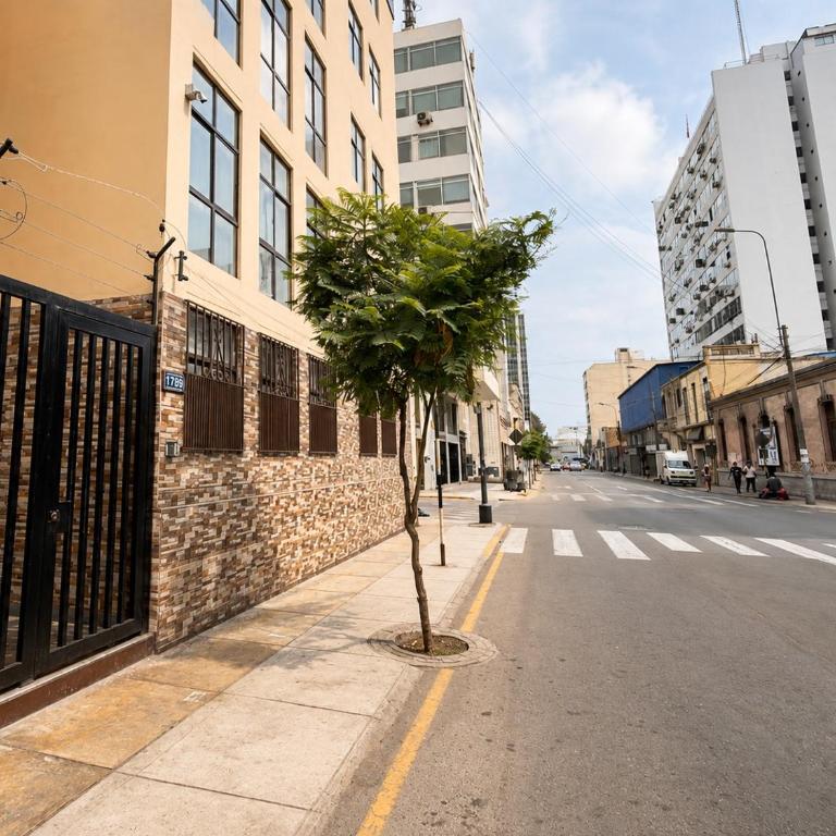 Private apartment in the historic center of Lima 3BR&2BA - Three-Bedroom Apartment - 35