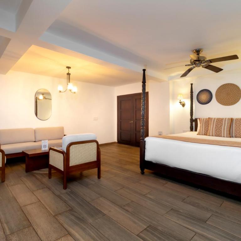 Hotel Boutique Patio Corao by GEH Suites - King Room with Balcony - 3