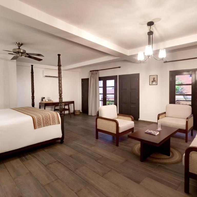Hotel Boutique Patio Corao by GEH Suites - King Room with Balcony - 2