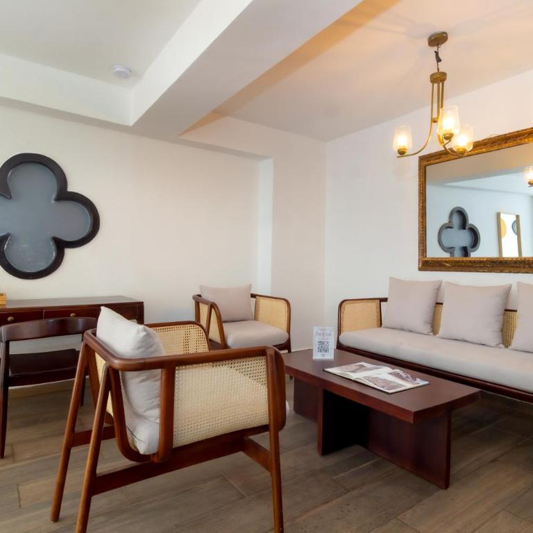 Hotel Boutique Patio Corao by GEH Suites - King Room with Balcony - 4