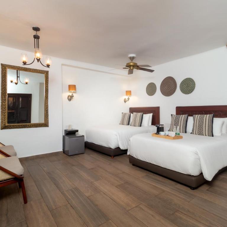 Hotel Boutique Patio Corao by GEH Suites - Quadruple Room with Balcony - 2