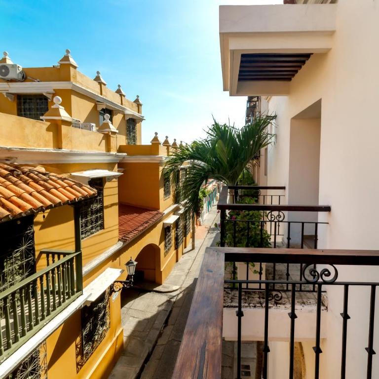 Hotel Boutique Patio Corao by GEH Suites - King Room with Balcony - 7