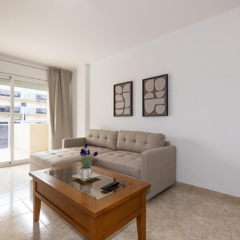 Nova Pineda Family Apartments - Apartment with Pool View - 4
