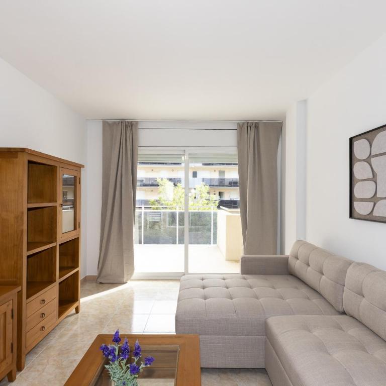 Nova Pineda Family Apartments - Apartment with Pool View - 10