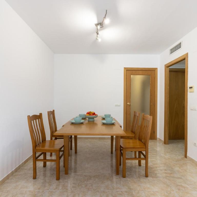 Nova Pineda Family Apartments - Apartment with Pool View - 11