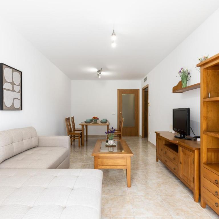 Nova Pineda Family Apartments - Apartment with Pool View - 14