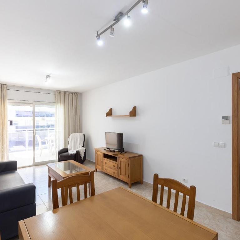 Nova Pineda Family Apartments - Apartment with Pool View - 19