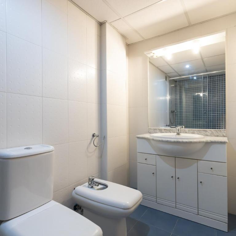 Nova Pineda Family Apartments - Apartment with Pool View - 24