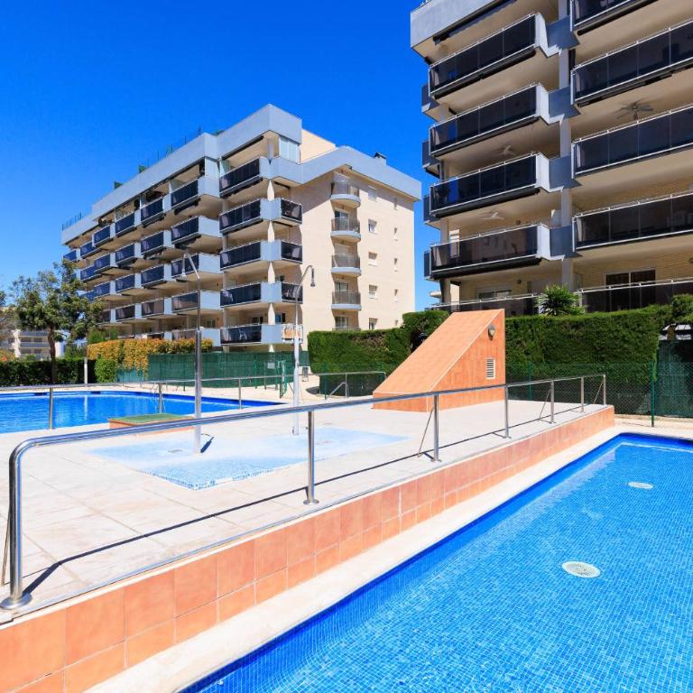 Nova Pineda Family Apartments - Apartment with Pool View - 37