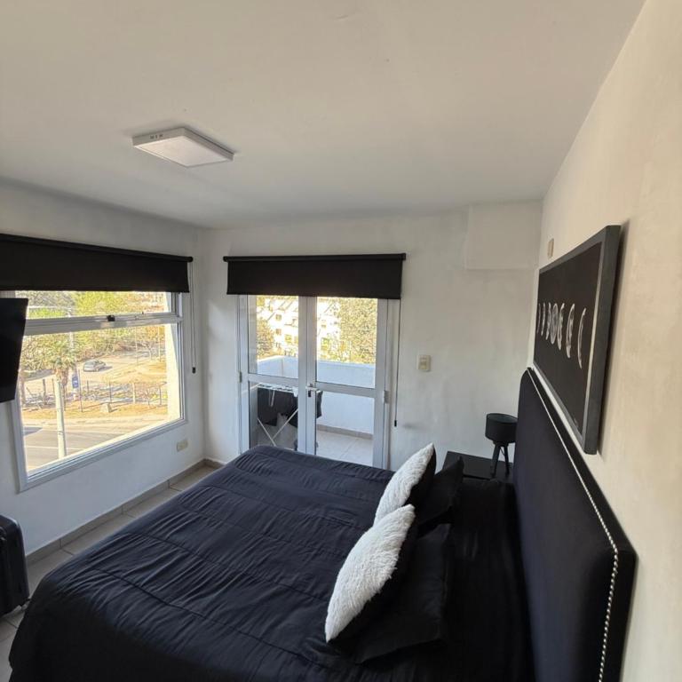 Departamento 1 Dorm Con Cochera Cerca Aeropuerto - One-Bedroom Apartment with Balcony - 4