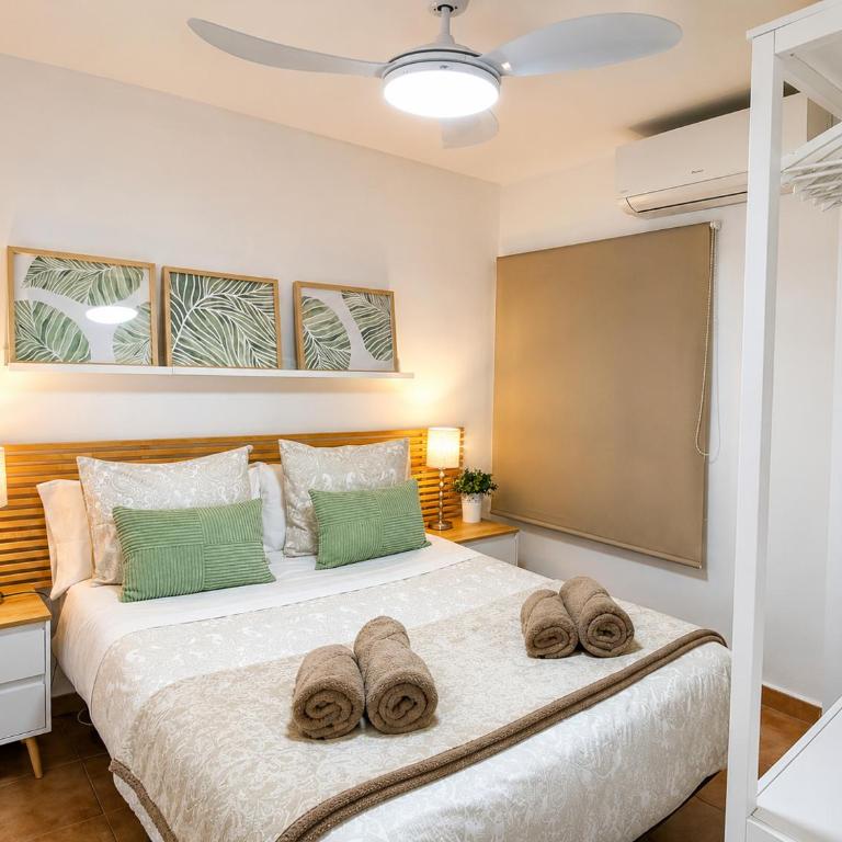 BAHIA DE MALAGA - Three-Bedroom Apartment - 8