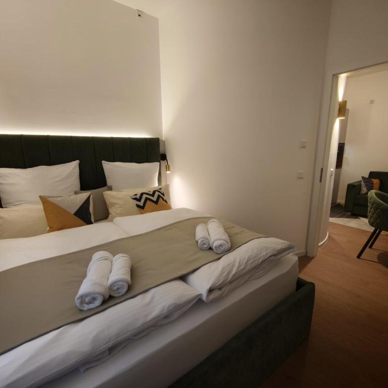 Homely Stay City Apartments - Apartment mit 1 Schlafzimmer und Terrasse - 4