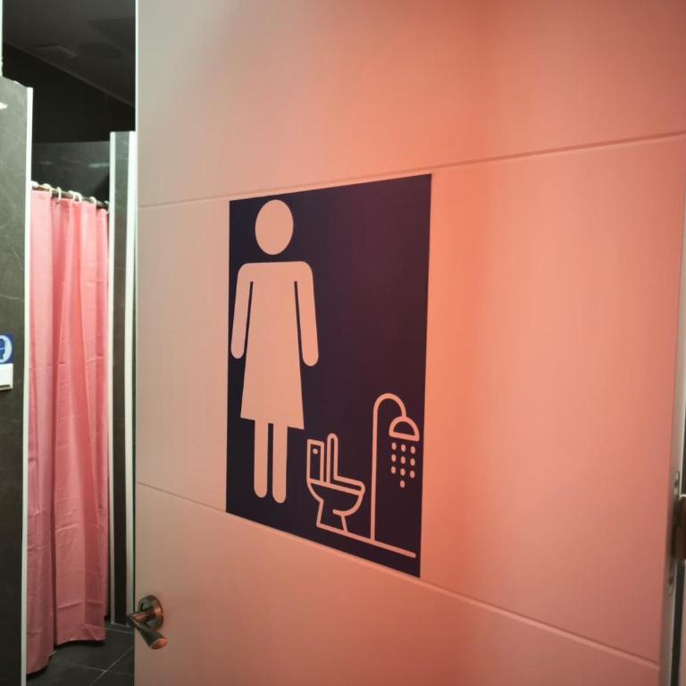 Hostel Estrella 20 - Etagenbett im Schlafsaal für Frauen - 5