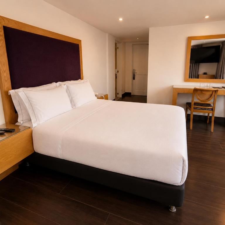 Hotel Le Manoir Bogotá - Suite with Terrace - 4