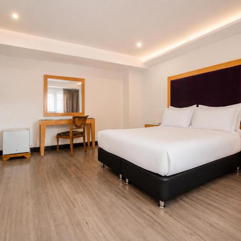 Hotel Le Manoir Bogotá - Suite with Terrace - 9