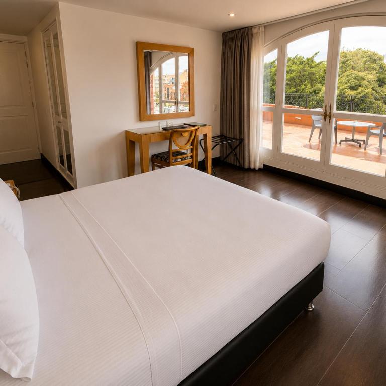 Hotel Le Manoir Bogotá - Suite with Terrace - 13