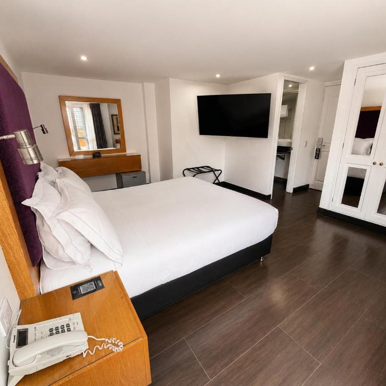 Hotel Le Manoir Bogotá - Suite with Terrace - 20