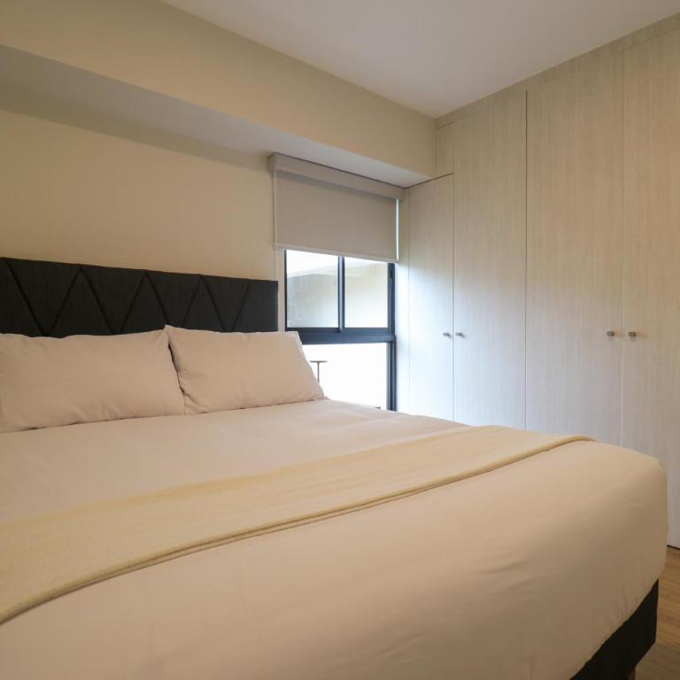 La Mar Miraflores by Wynwood House - Two-Bedroom Apartment with Balcony - 9