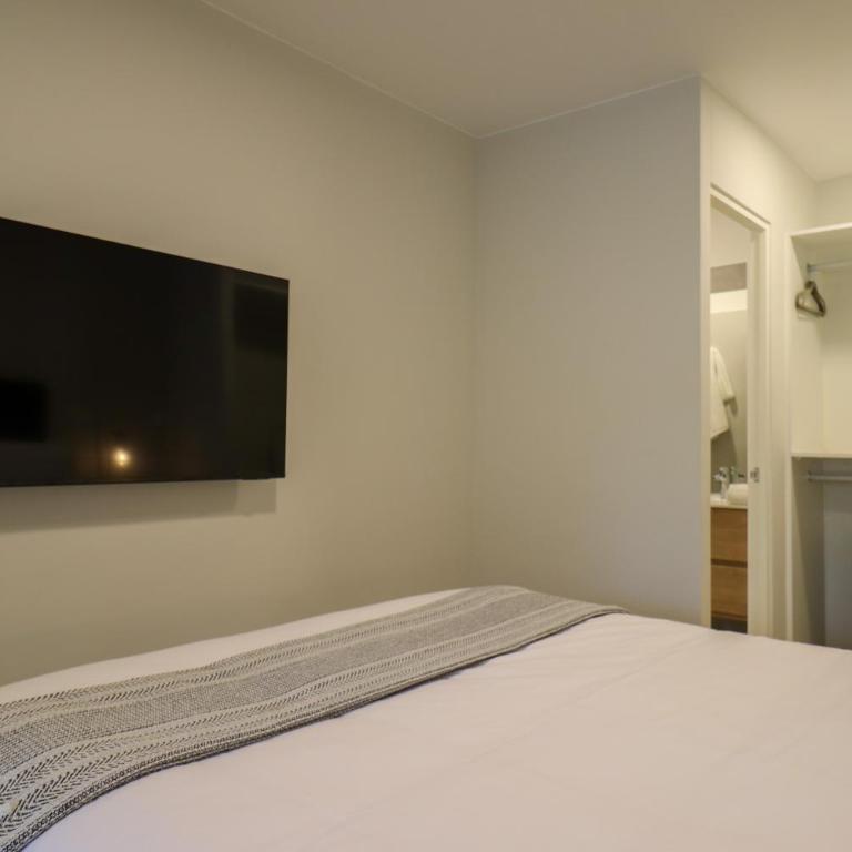 La Mar Miraflores by Wynwood House - Two-Bedroom Apartment with Balcony - 20