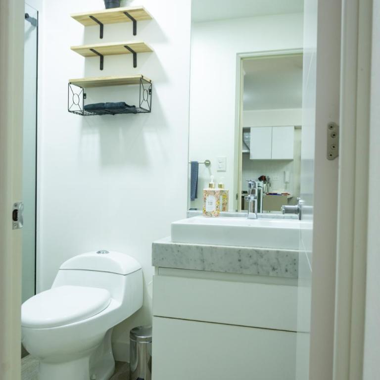 Stylish Miraflores Retreat - Patio, Pool, Garden - One-Bedroom Apartment - 5